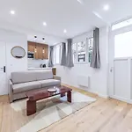 Stylish 4 Stars Apartment Near Montmartre & Metro