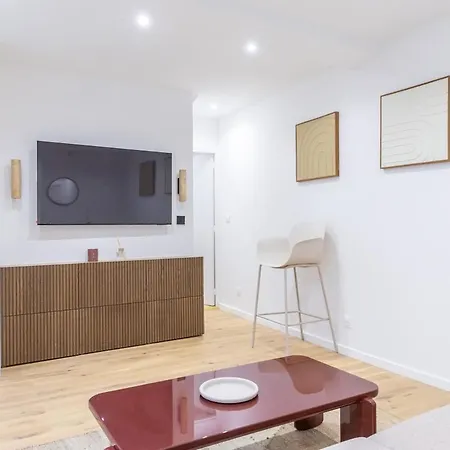Stylish 4 Stars Near Montmartre & Metro