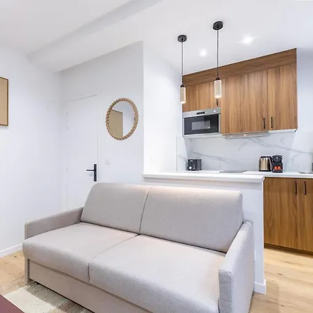 Stylish 4 Stars Near Montmartre & Metro